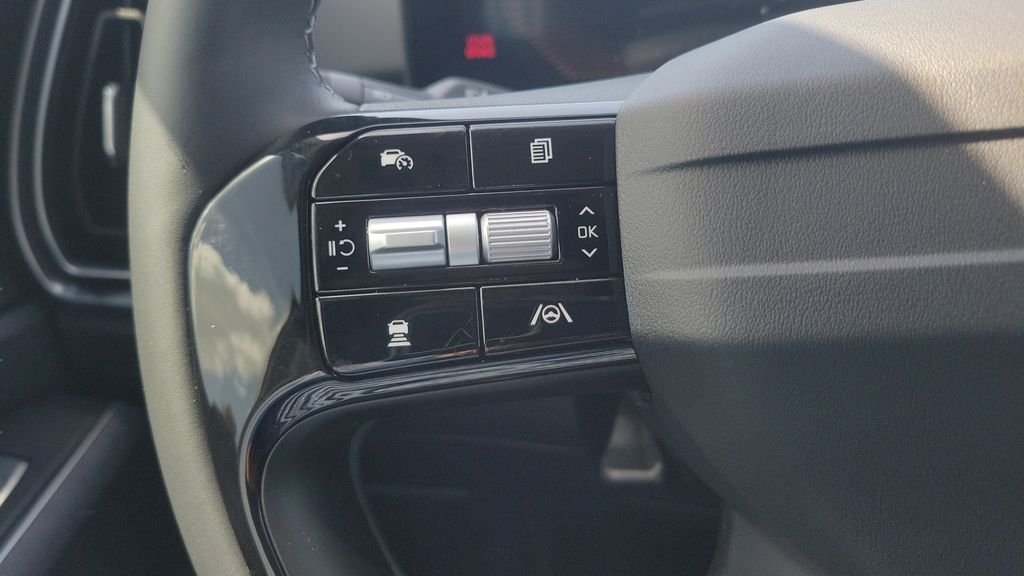New 2026 Ivory Silver Kia LX image 20