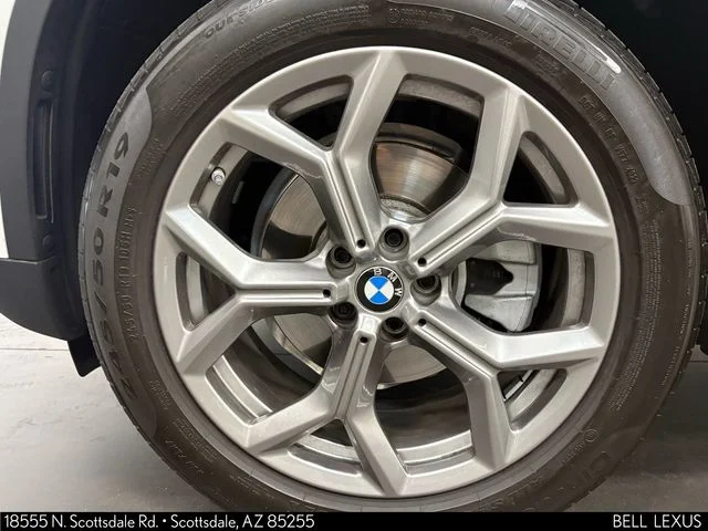 Used 2024 White BMW xDrive30i image 10