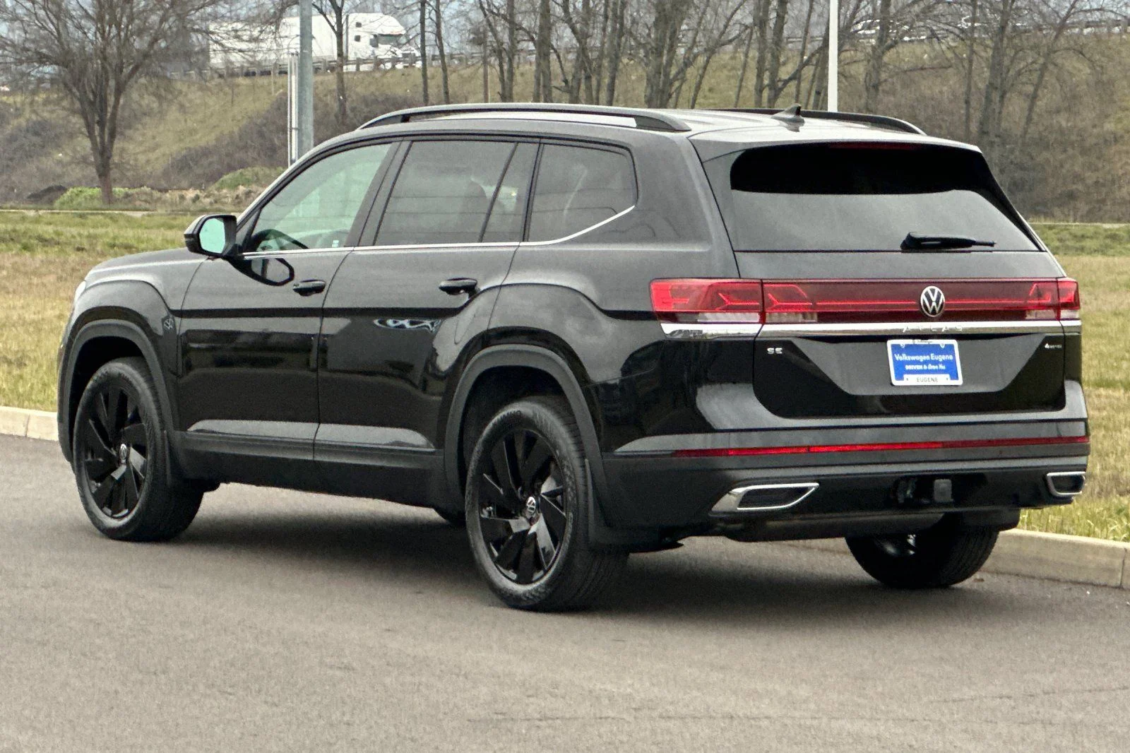 New 2026 Black Volkswagen 2.0T SE w/Technology image 5
