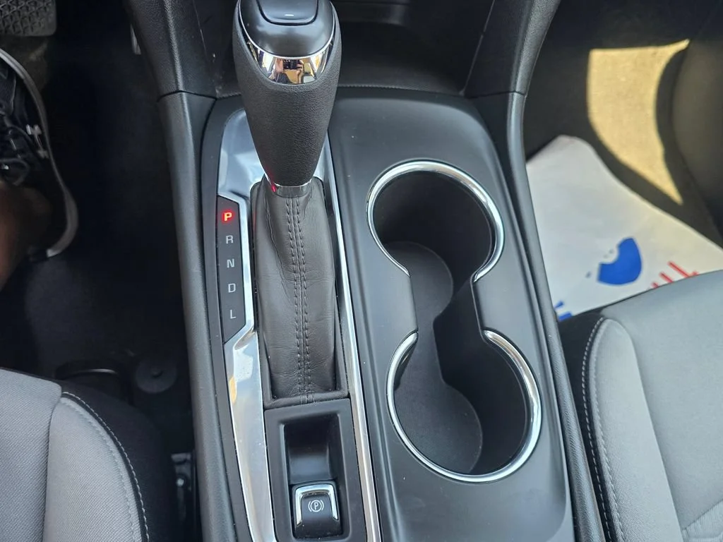 Used 2020 SILVER ICE METALLIC Chevrolet LS image 28