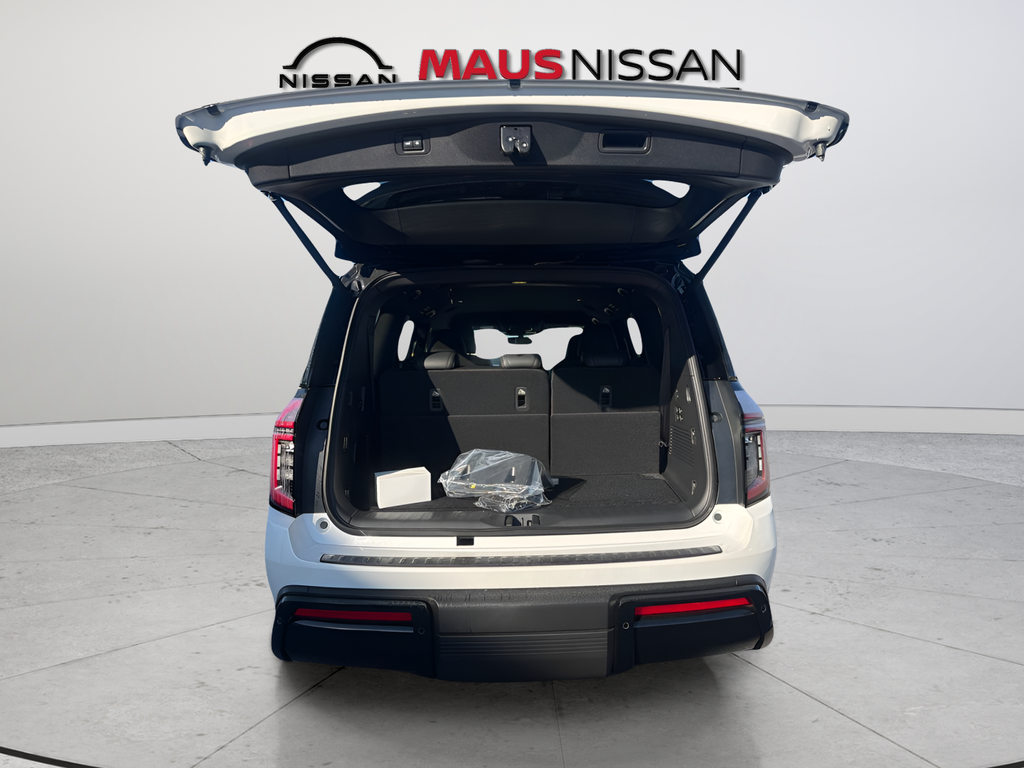 New 2026 White Nissan PRO-4X image 10