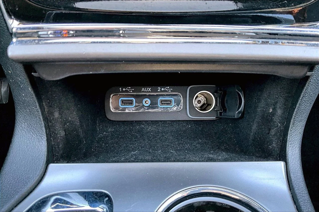 Certified Used 2022 White Jeep Limited image 18