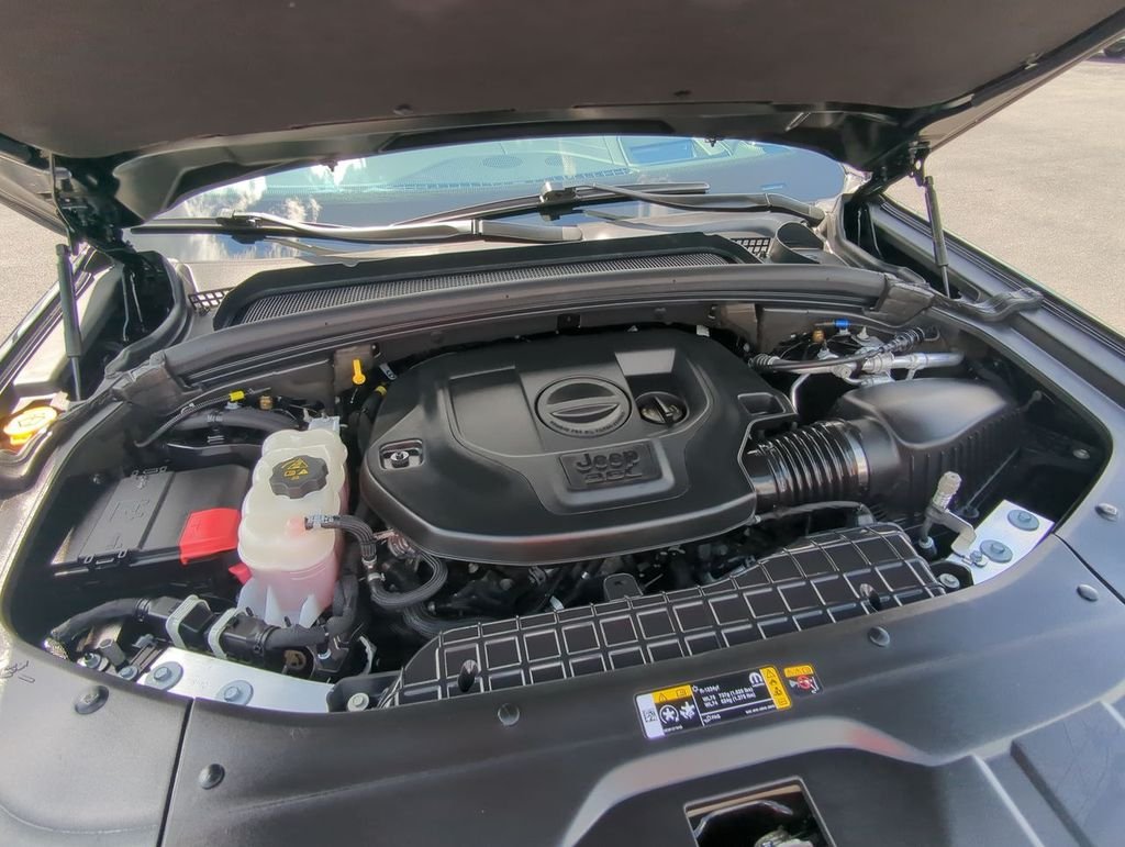 Used 2022 Black Jeep Summit Reserve image 27