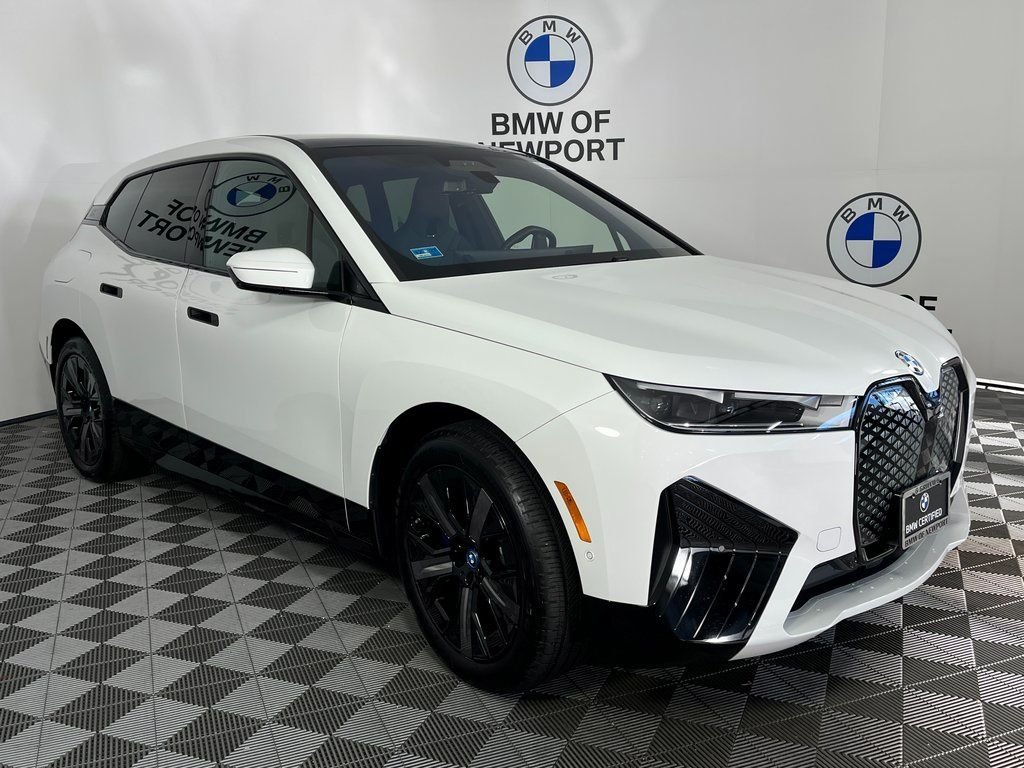 2025 BMW iX xDrive50's photo