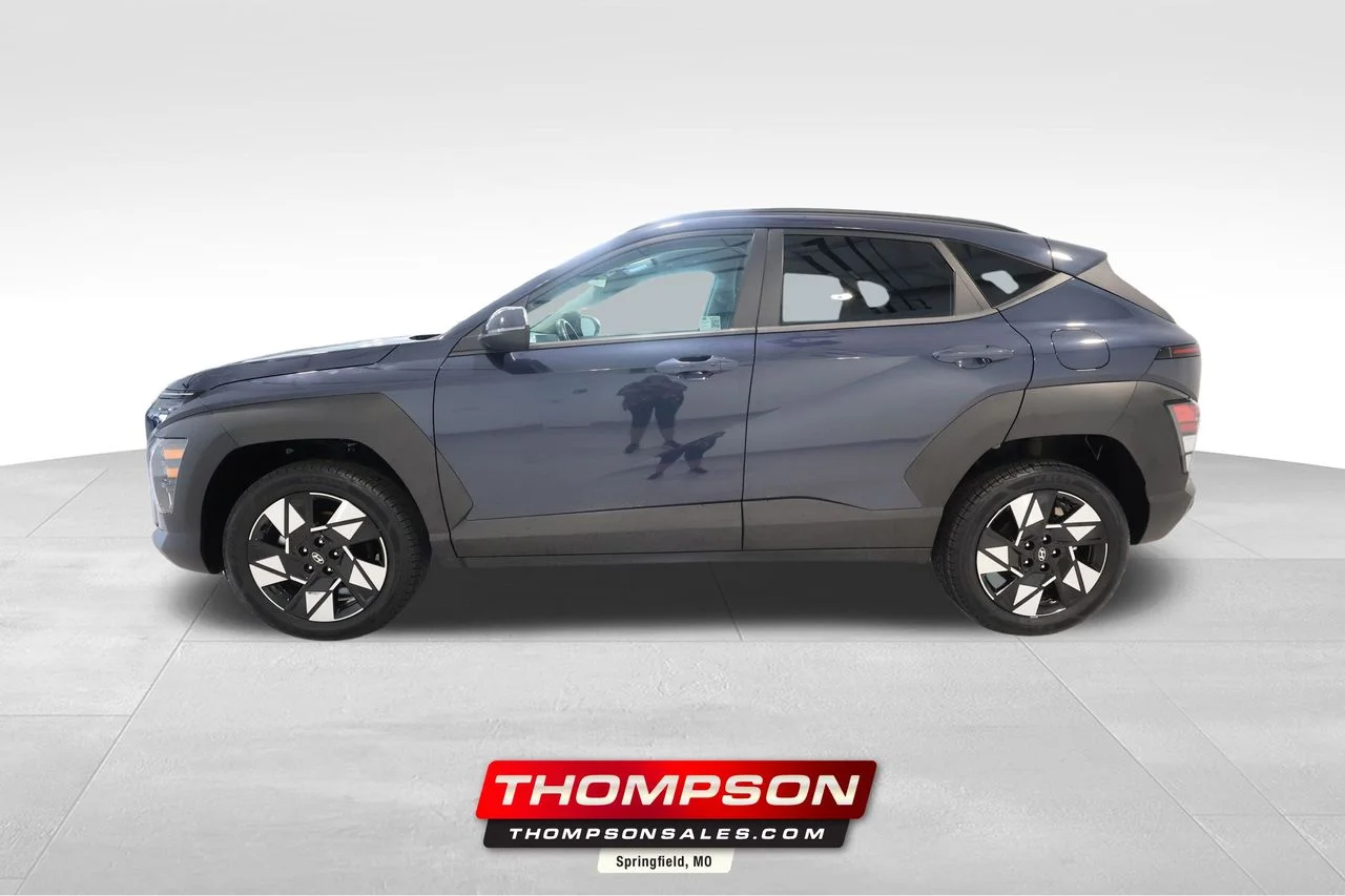 Used 2025 Blue Hyundai SEL image 1
