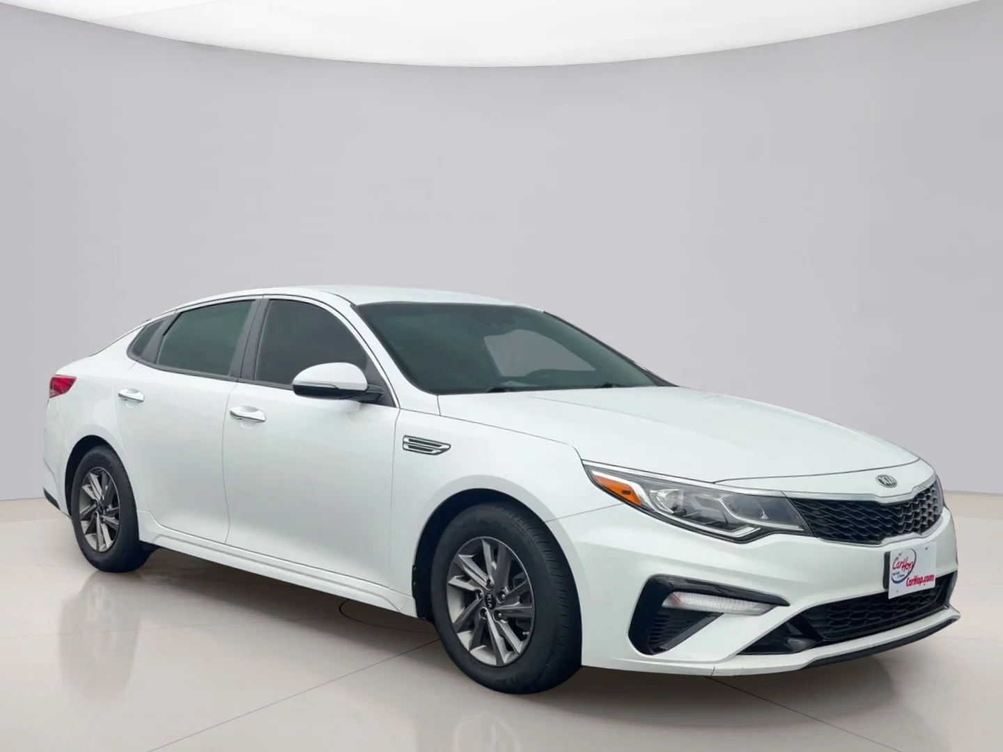 Used 2019 White Kia LX image 7