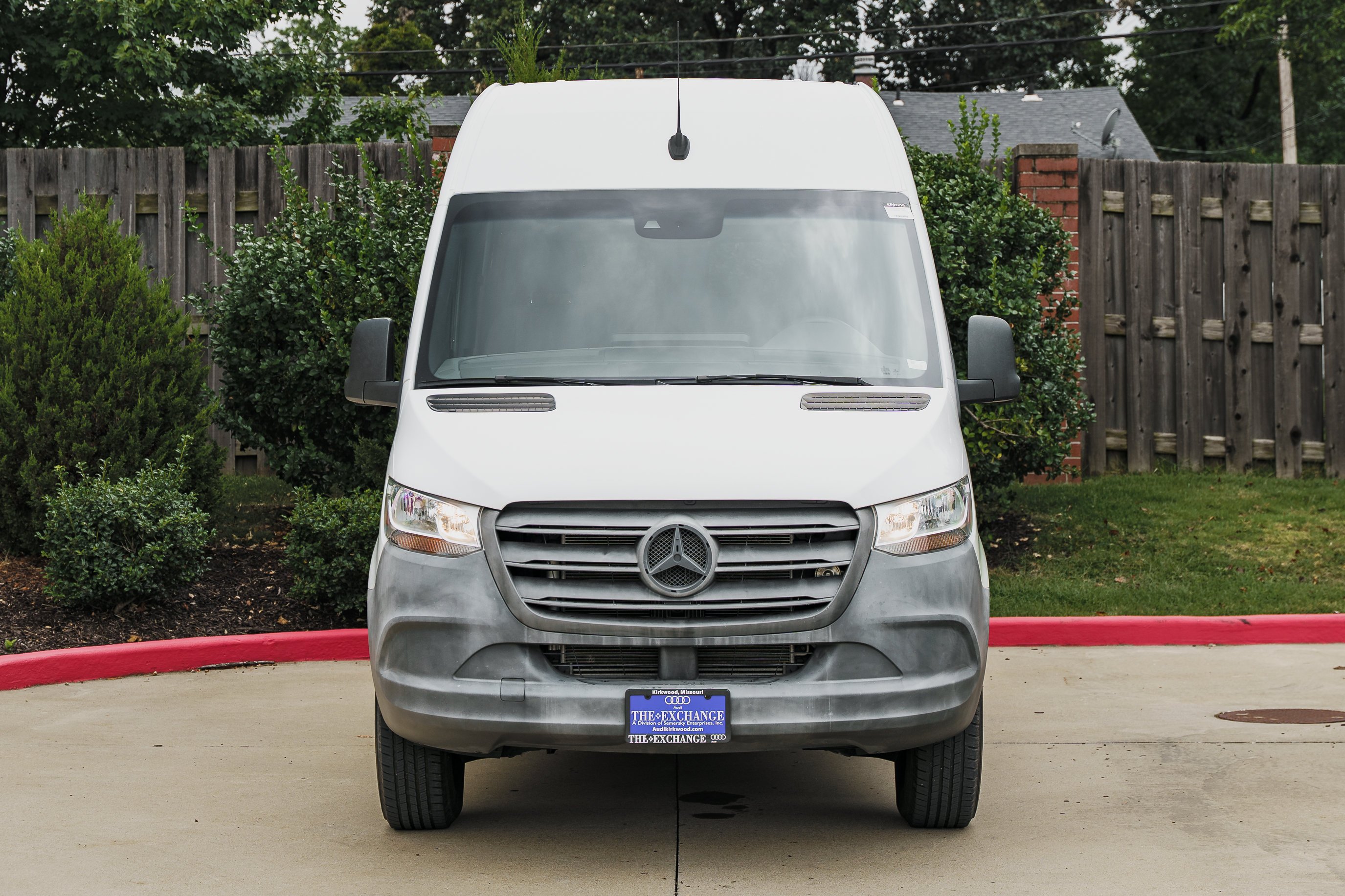 Used 2020 Arctic White Mercedes-Benz  image 25