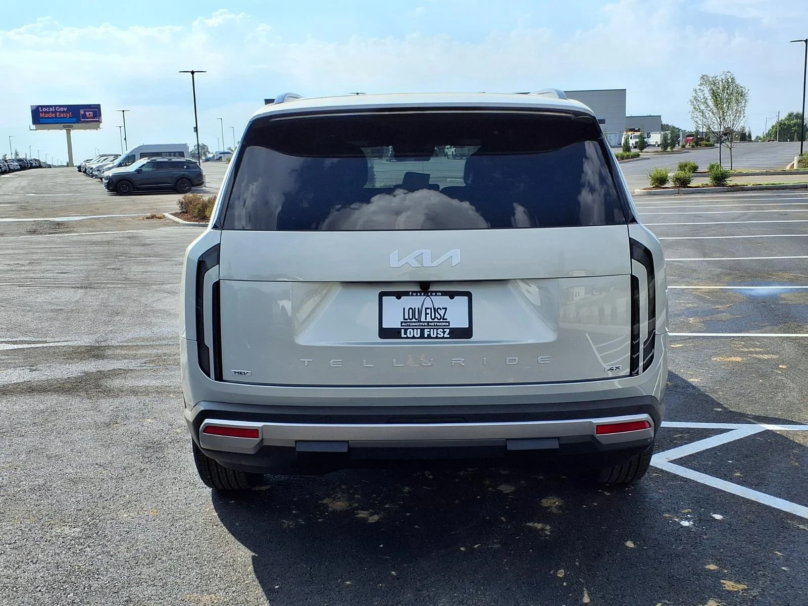 New 2027 Ivory Silver Kia EX image 17