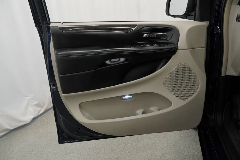 Used 2016 Blue Chrysler Touring image 35