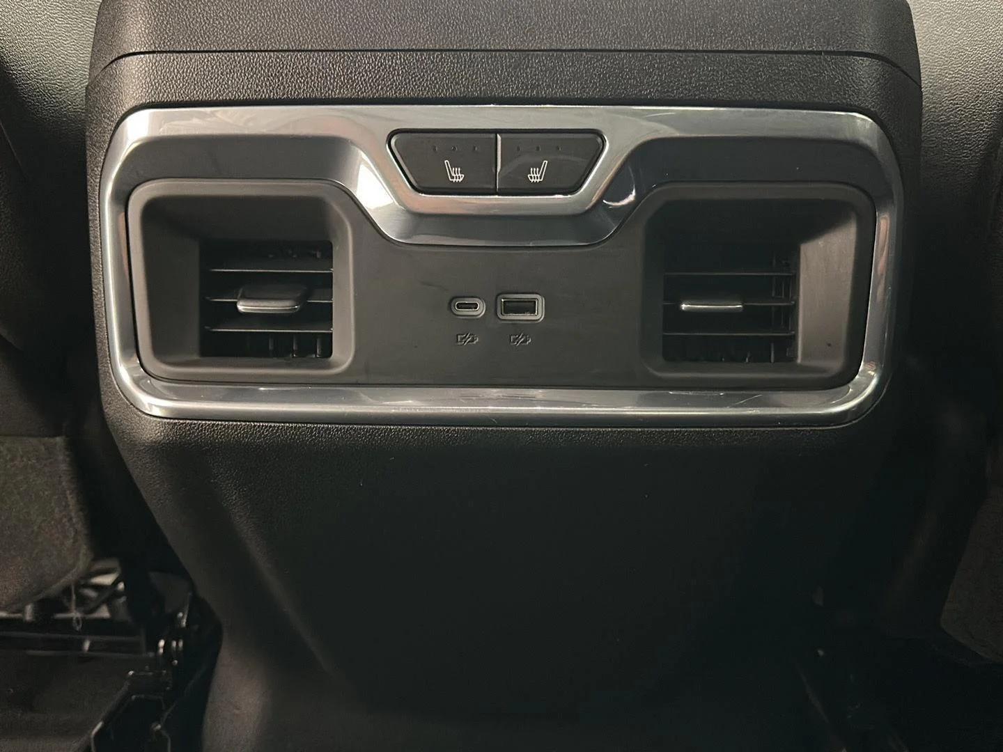 Used 2024 Summit White Chevrolet LTZ image 20