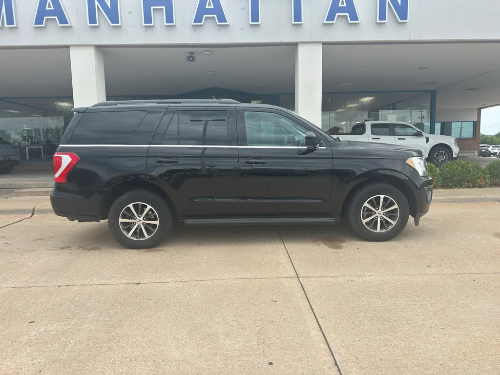Used 2018 Shadow Black Ford XLT image 14