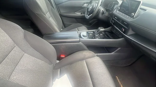Used 2024 Gray Nissan SV image 12
