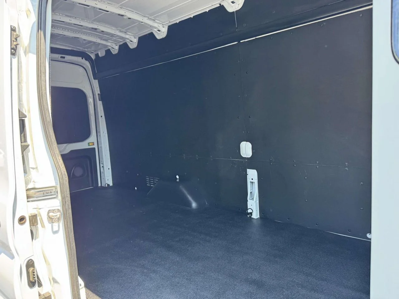 Used 2025 Oxford White Ford Base image 16