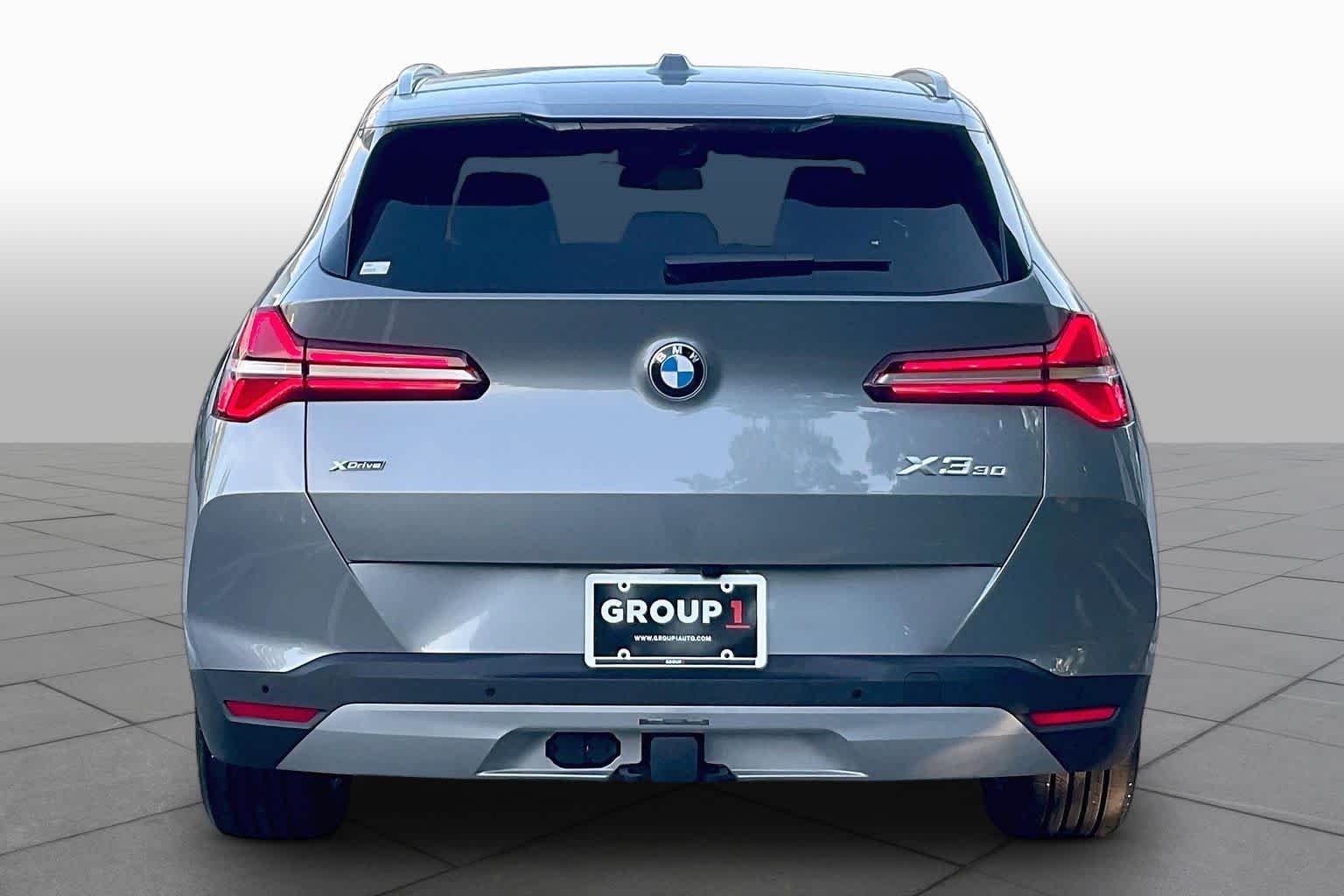 New 2026 Skyscraper Grey Metallic BMW 30 xDrive image 4