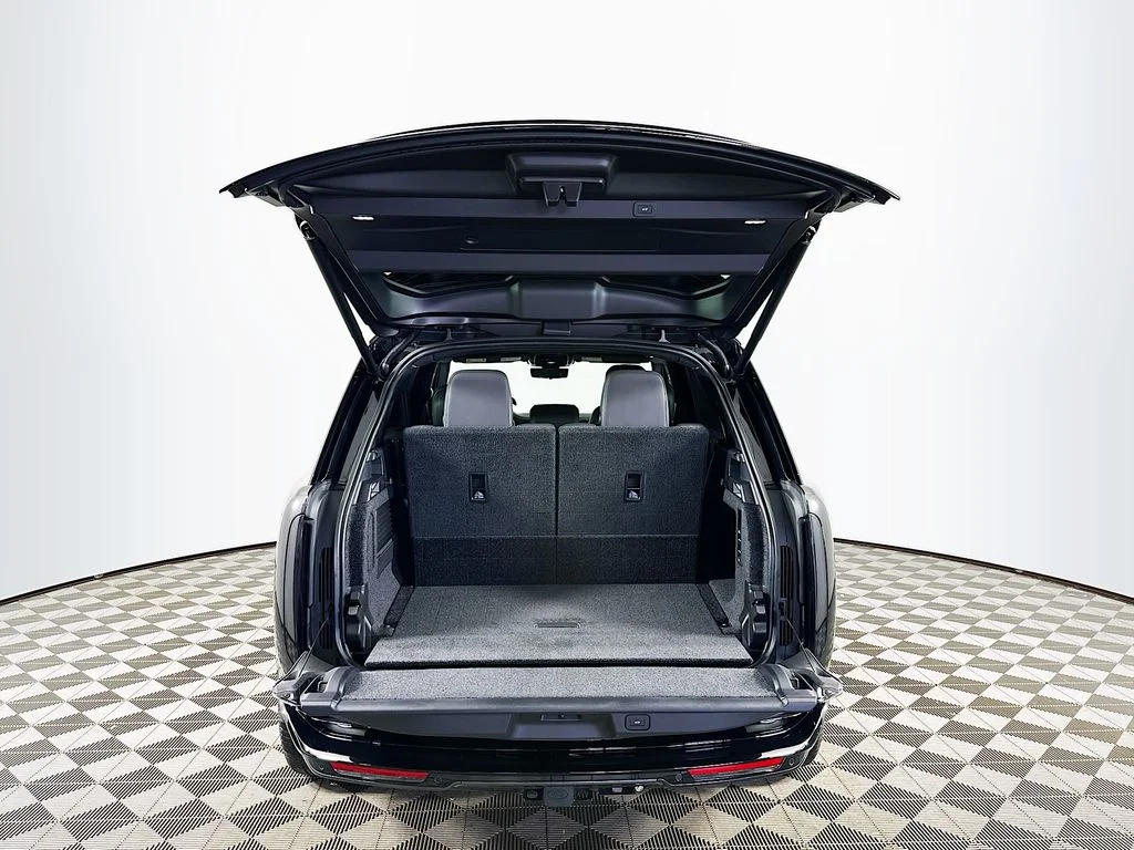 New 2026 Santorini Black Land Rover SE image 30