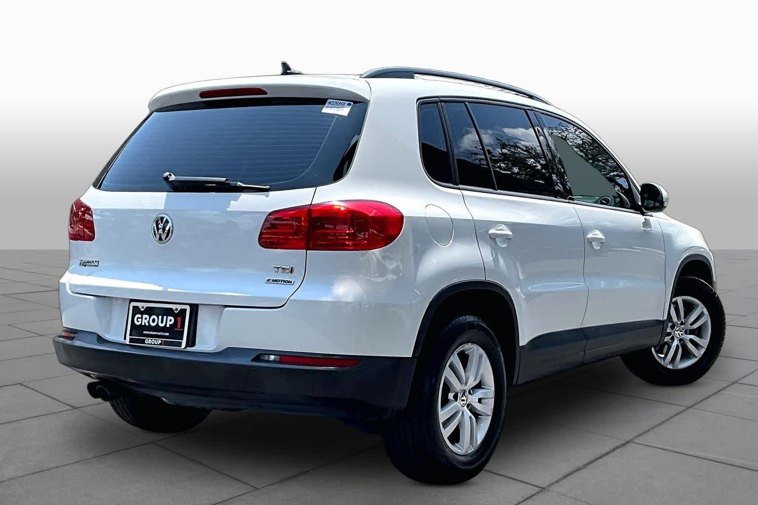 Used 2017  Volkswagen  image 13