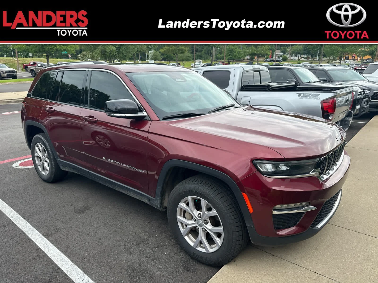 Used 2022 Velvet Red Pearlcoat Jeep Limited image 1