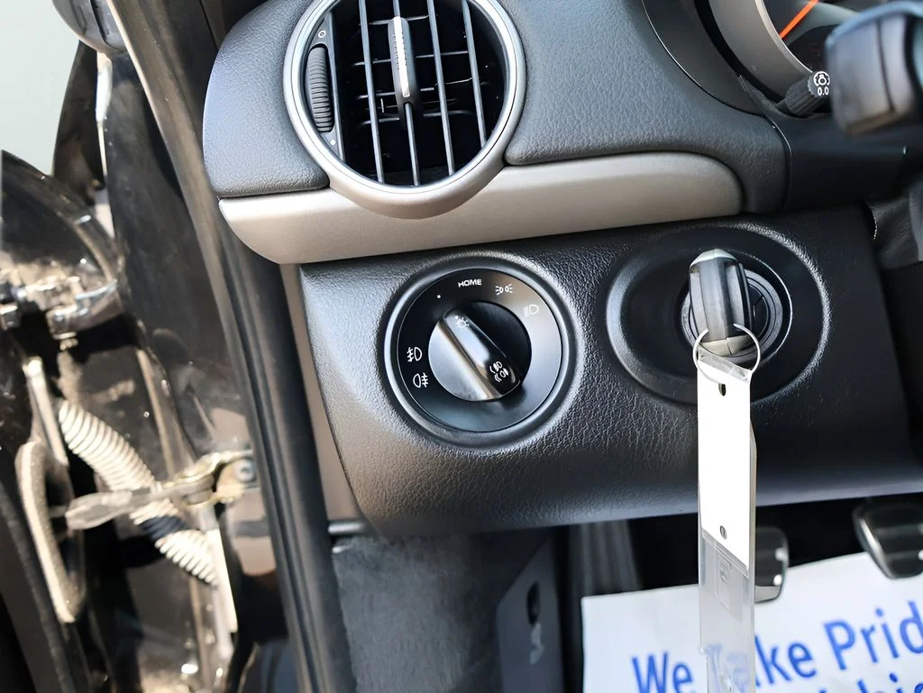 Used 2007  Porsche Base image 28