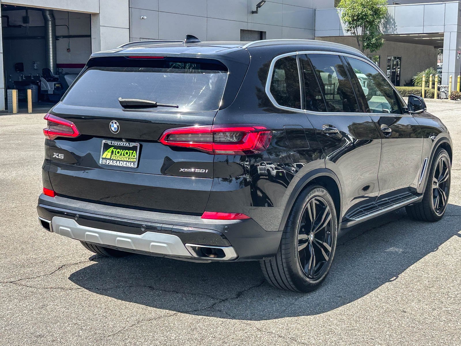 Used 2019 BLACK SAPPHIRE ME BMW SAV XDRIVE50I image 6