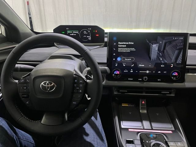 New 2026 Wind Chill Pearl <sup>1</sup> Toyota  SE image 21