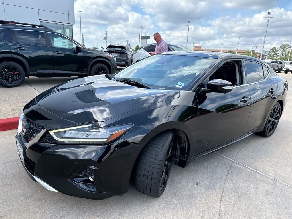 2023 Nissan Maxima Platinum's photo
