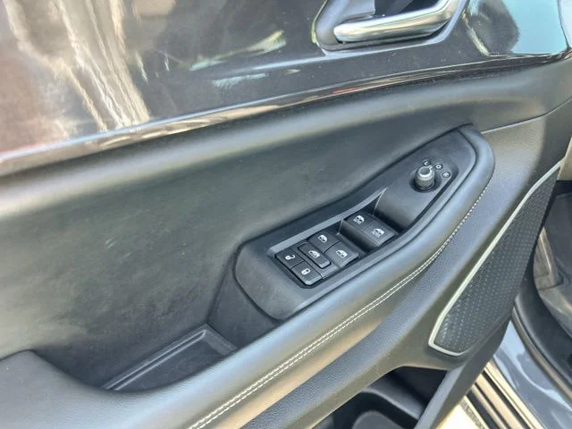 Used 2022 Gray Jeep Altitude image 25