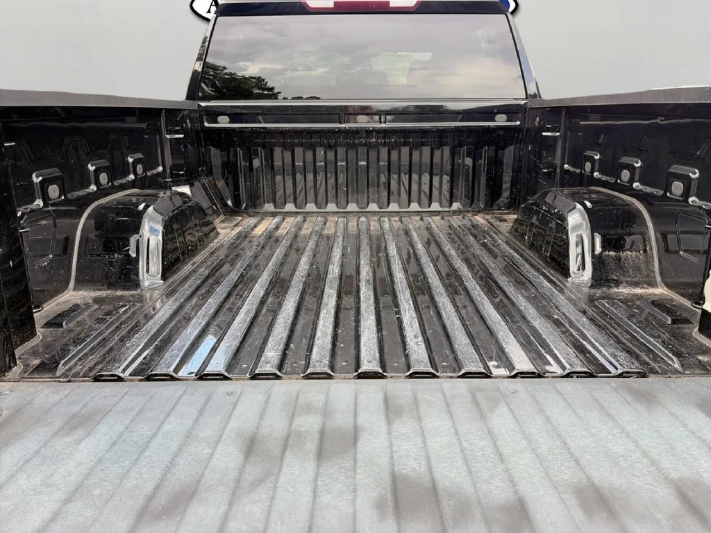 Used 2022 Black Chevrolet Custom image 7