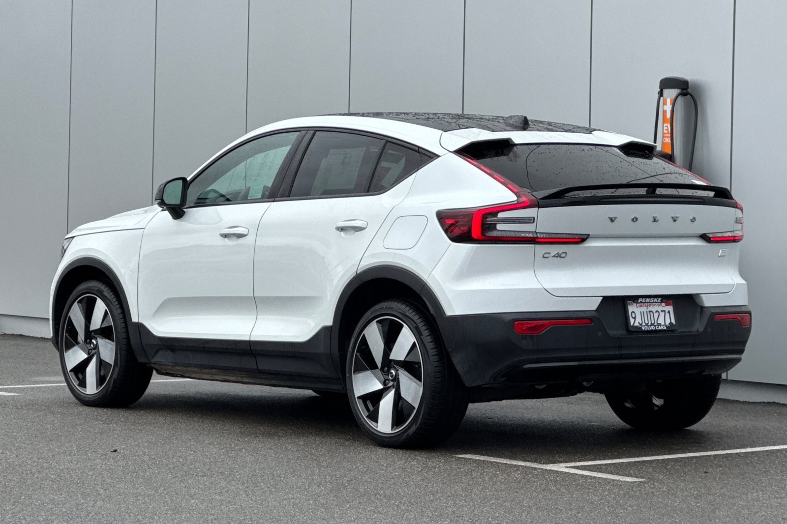 Used 2023 White Volvo Ultimate image 3