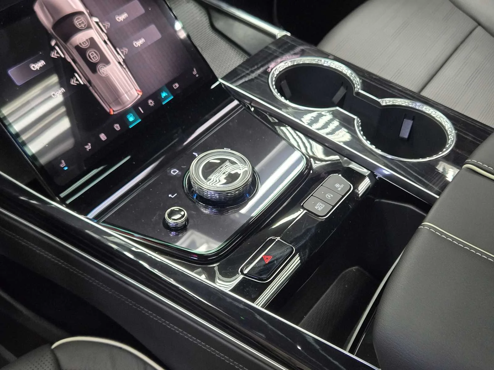 2026 Cadillac Escalade Sport - Photo 14