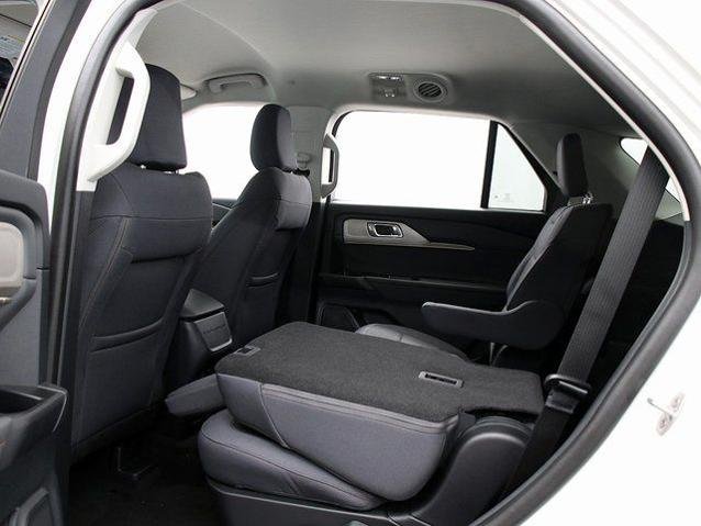 New 2026 Star White Metallic Tri-Coat Ford Active image 13