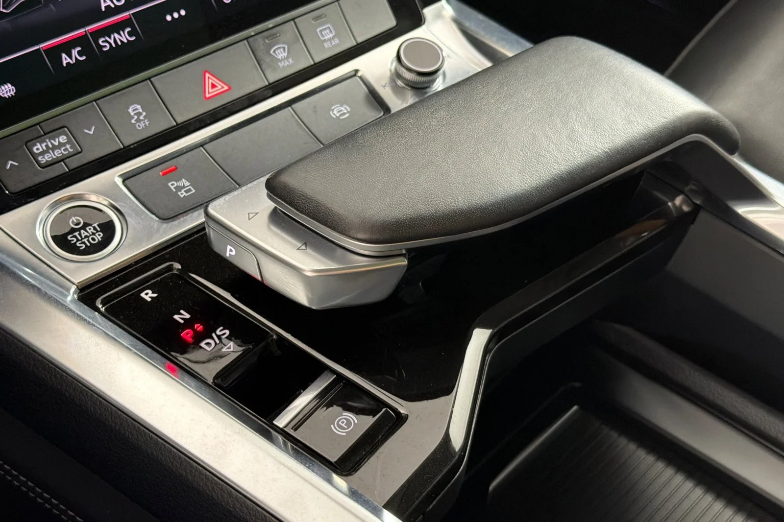 Used 2024 Manhattan Gray Metallic Audi Premium quattro image 21