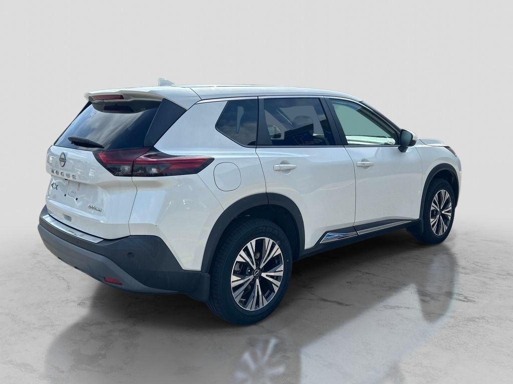 Used 2022 White Nissan SV image 6