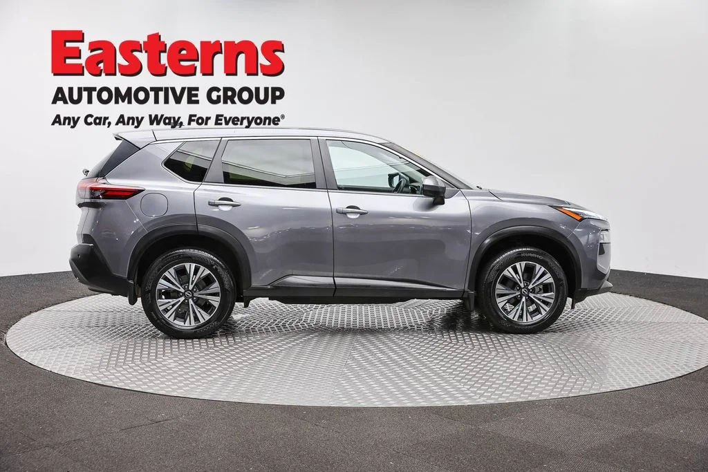 Used 2023 Gray Nissan SV image 4