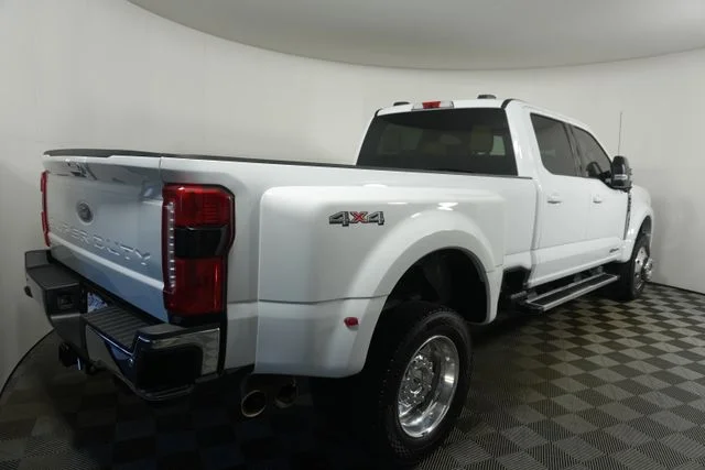 Used 2026 Oxford White Ford Lariat image 3