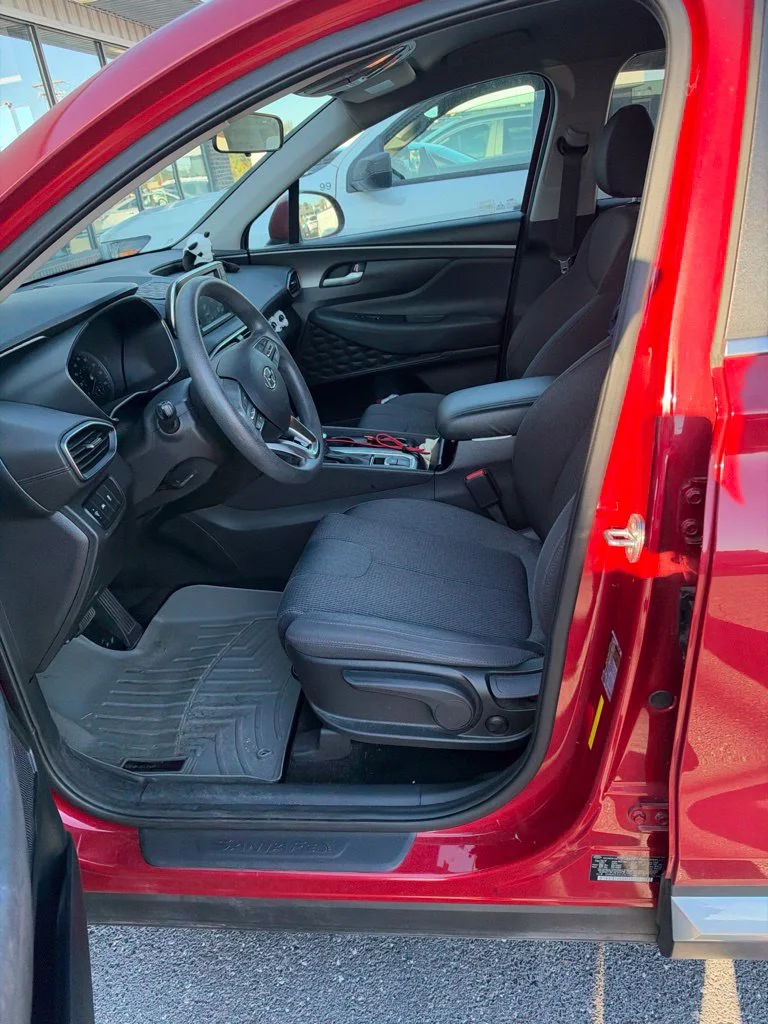 Used 2020 Red Hyundai SE image 16