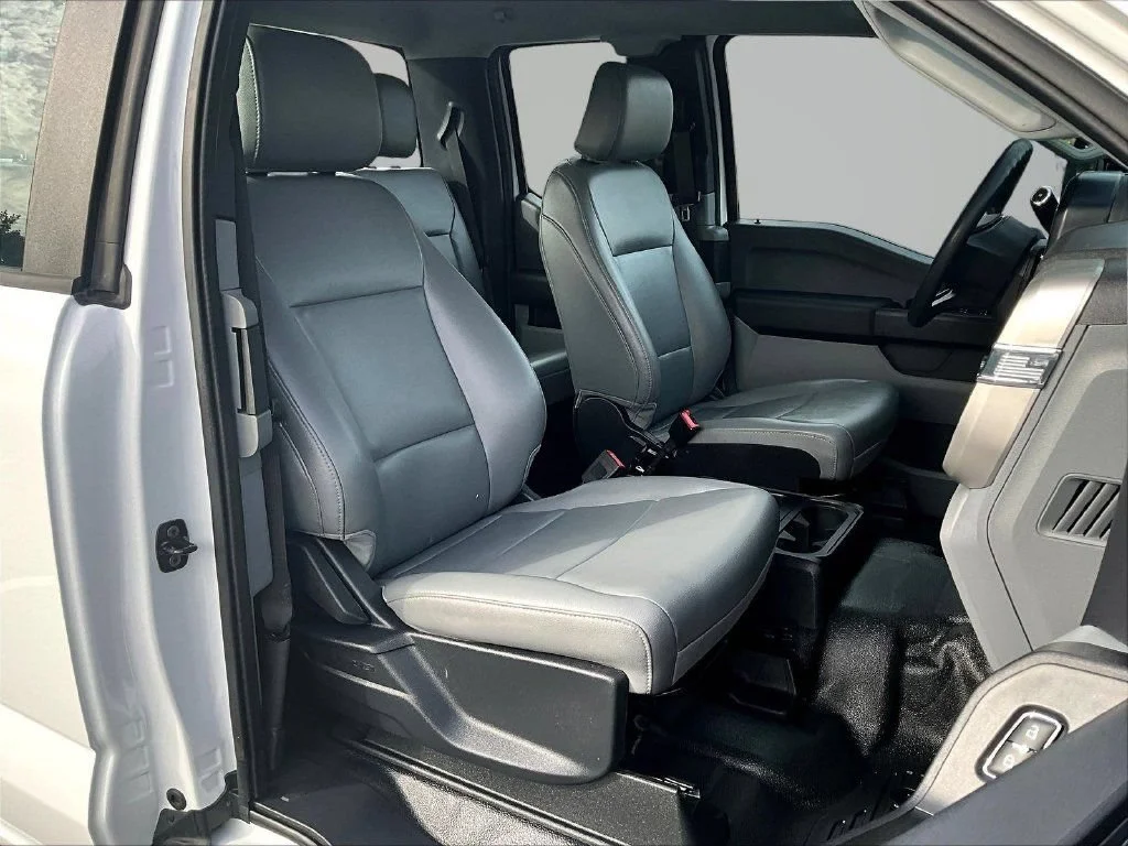 Used 2025 Oxford White Ford XL image 27