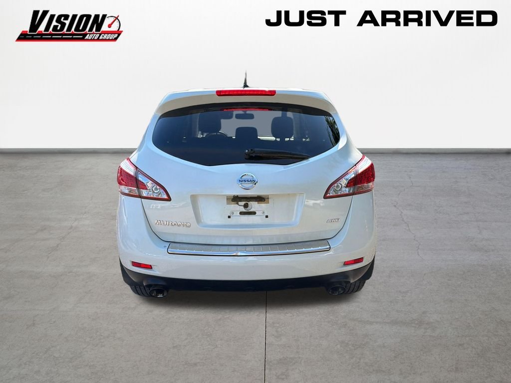 Used 2013 White Nissan S image 6