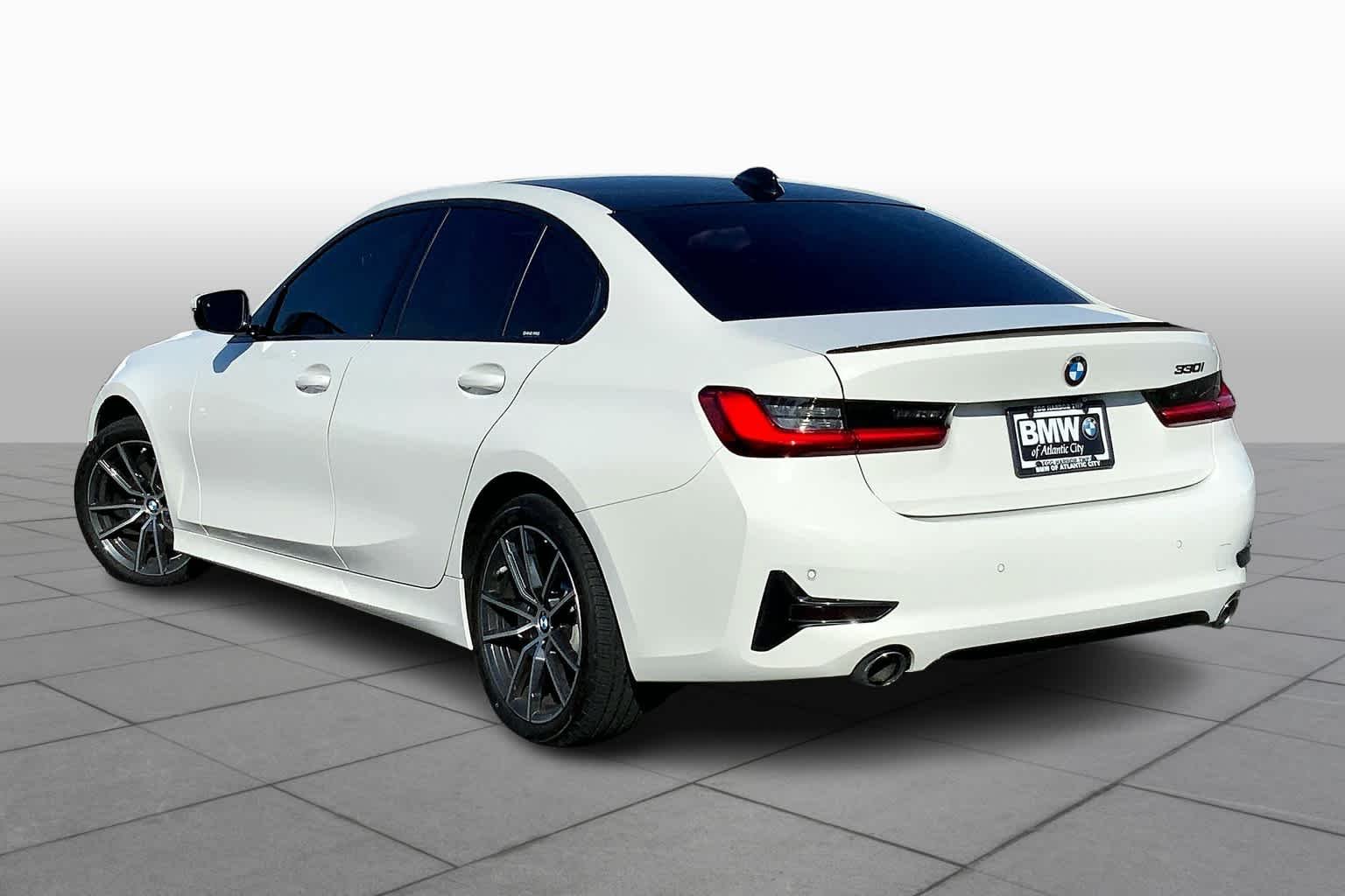 Used 2020 Alpine White BMW 330i xDrive image 11