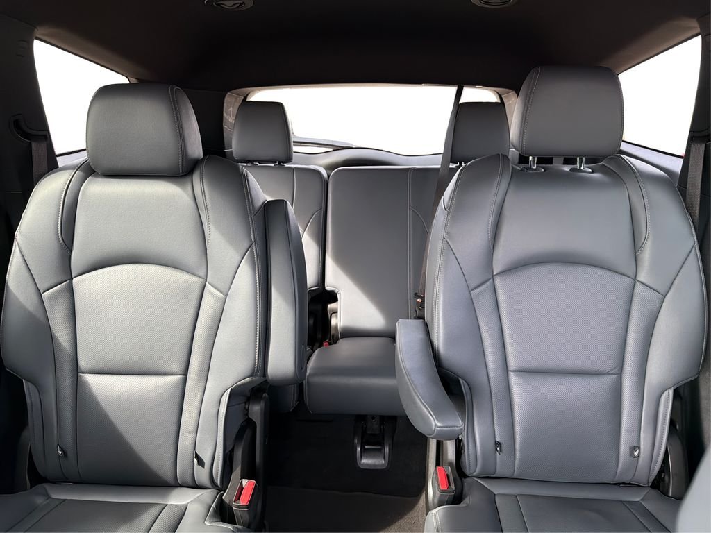 Used 2022 White Buick Essence image 15