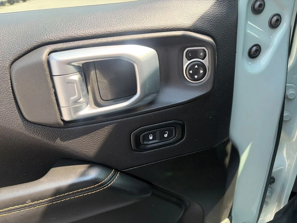 Used 2024 Gray Jeep Sahara image 12