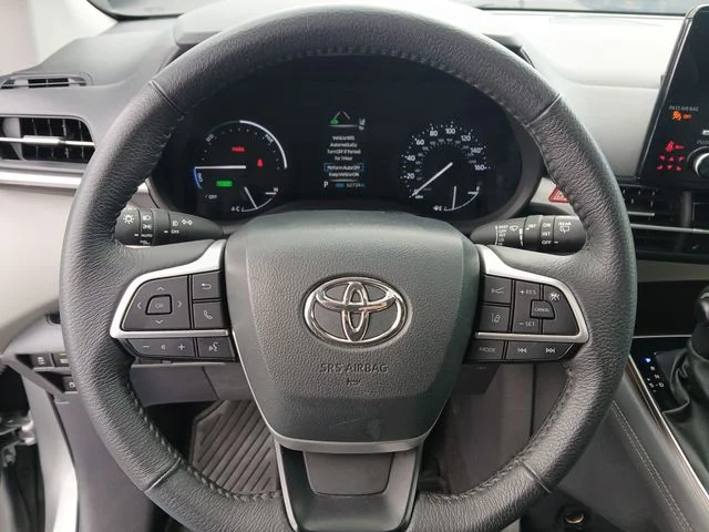 Used 2023 Silver Toyota XLE image 18