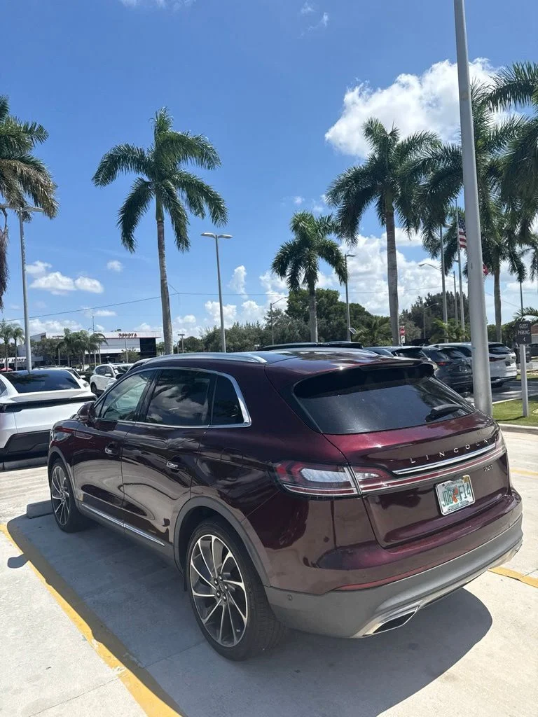 Used 2019 Burgundy Velvet Metallic Tinted Clearcoat Lincoln Reserve image 7