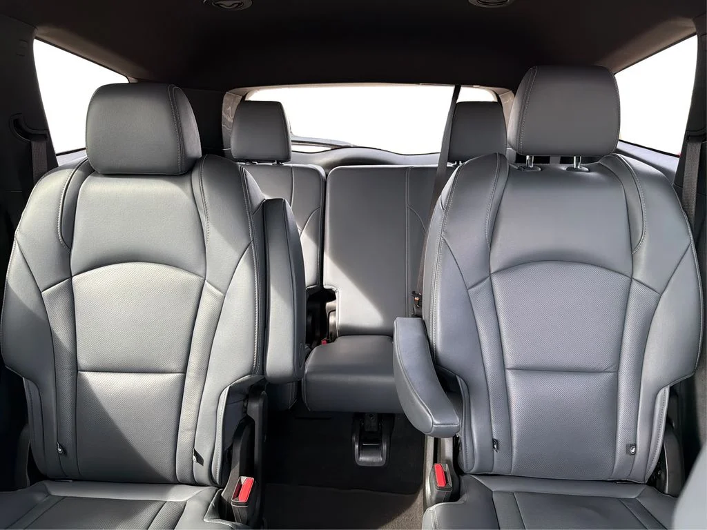 Used 2022 White Buick Essence image 15