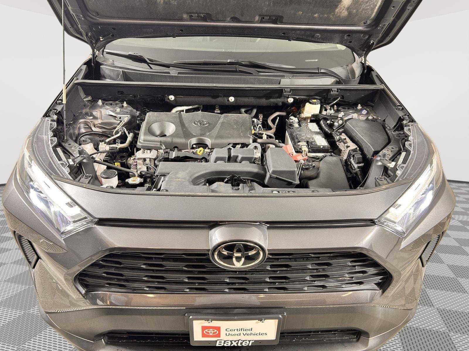 2022 Toyota RAV4 XLE - Photo 8