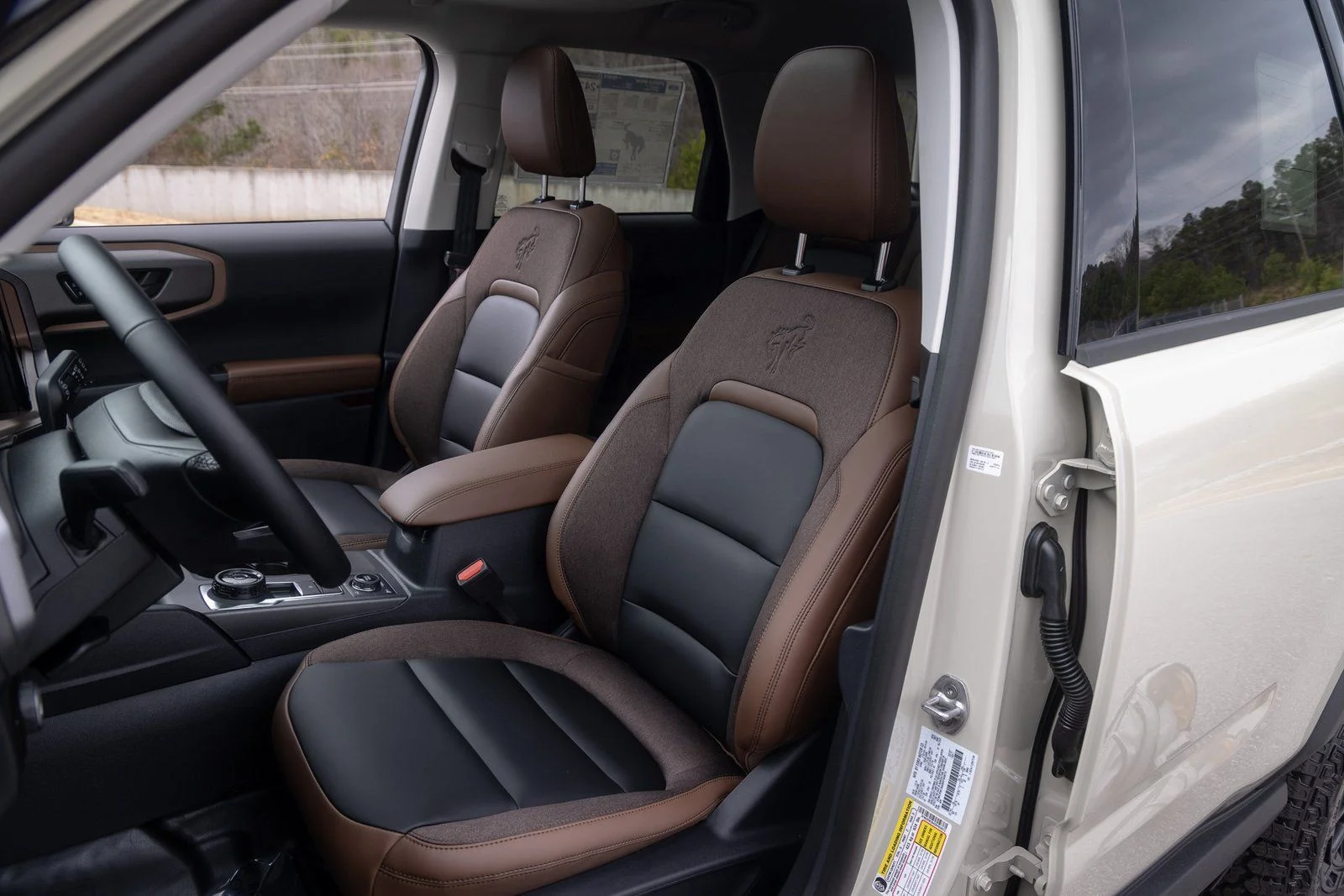New 2025 Desert Sand Ford Outer Banks® image 15