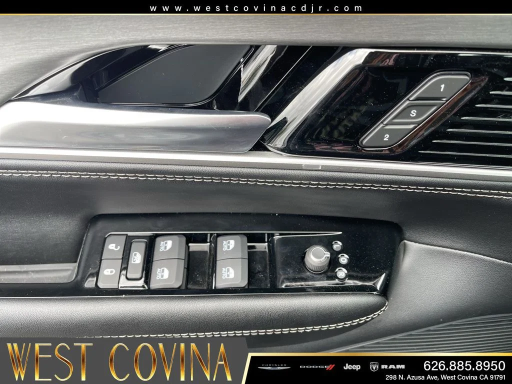 New 2026 Baltic-Gray Metallic Clear-Coat Exterior Paint Jeep  image 13