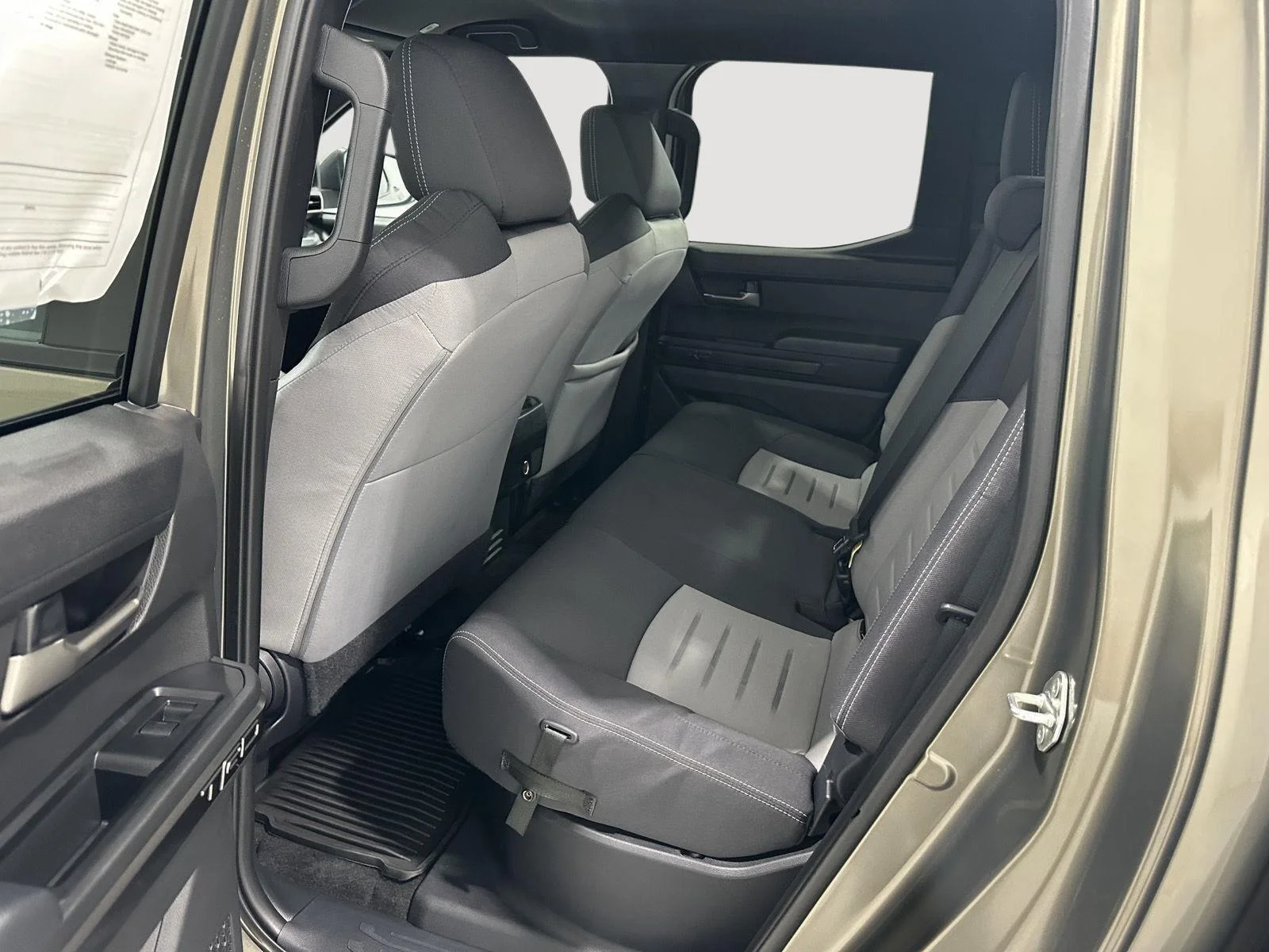 Used 2024 Bronze Oxide Toyota SR5 image 23