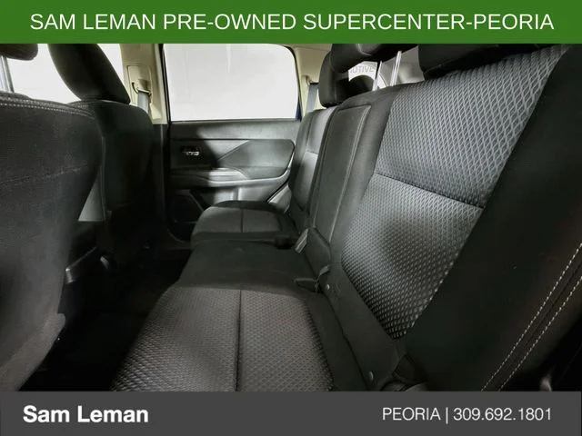 Used 2016  Mitsubishi  image 22