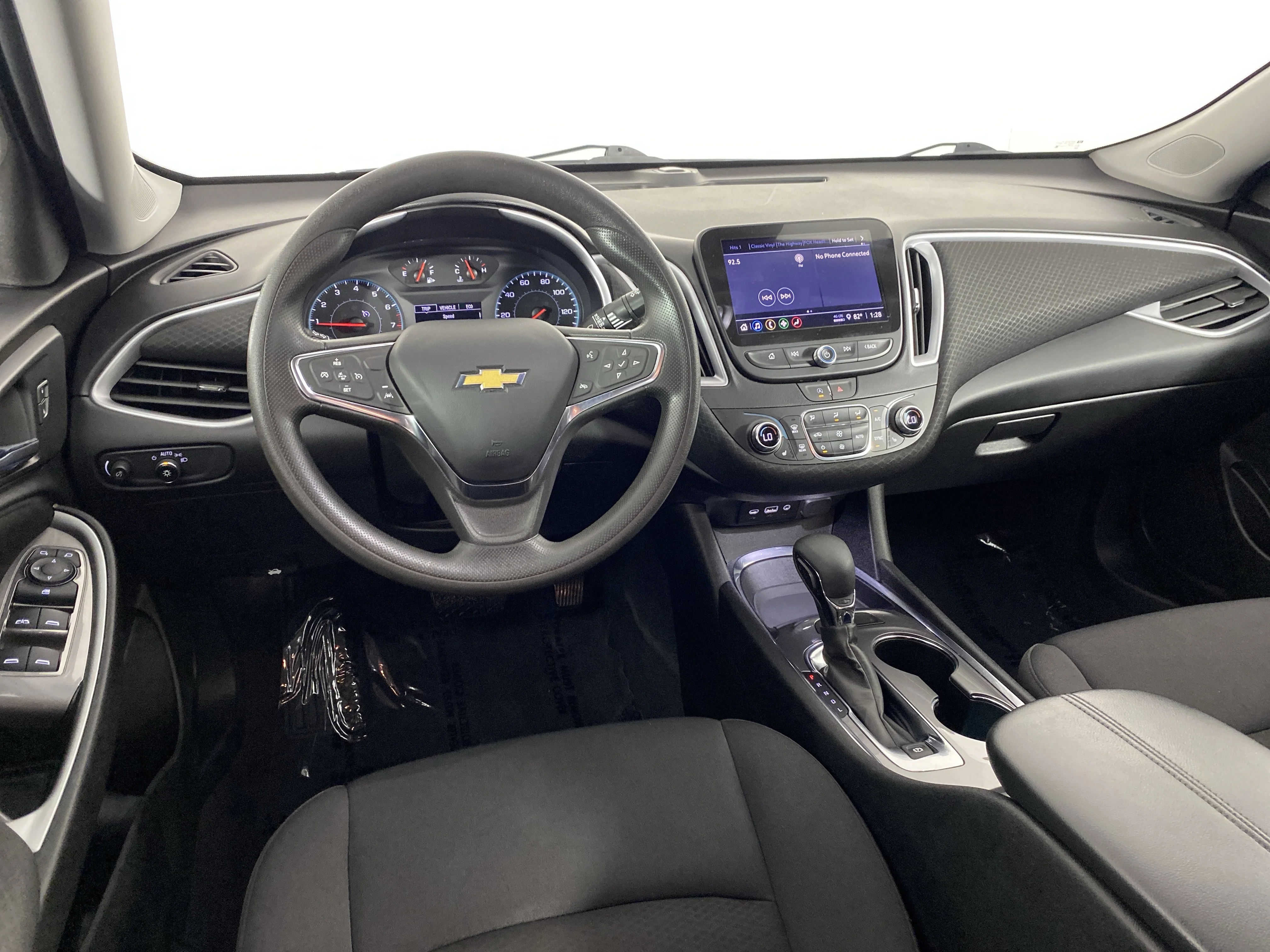 Used 2023 Summit White Chevrolet LT image 17
