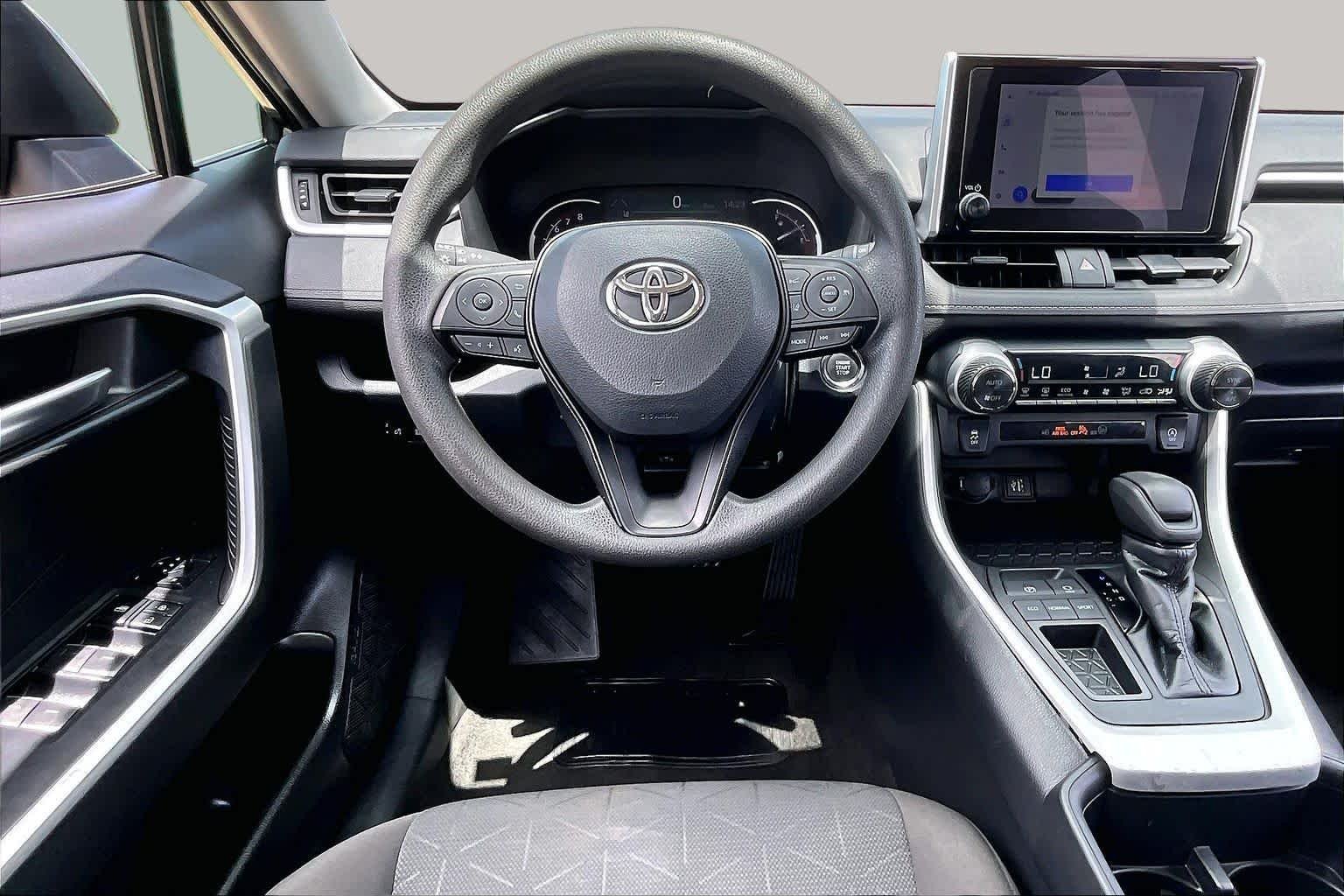 2023 Toyota RAV4 XLE - Photo 6